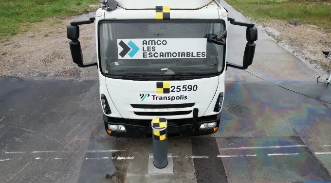 AMCO Les Escamotables : deux crash-tests pour prouver l’excellence de nos bornes de sécurité