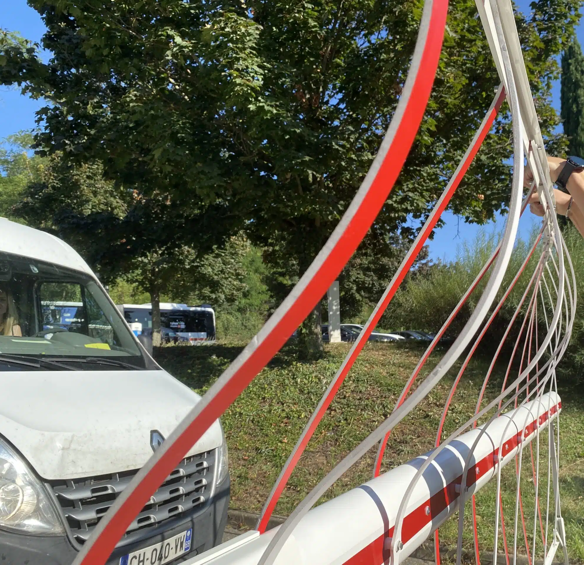 LBA lance GTH Flex, une grille «à mémoire de forme», fabriquée en France, conçue pour absorber les chocs et réduire les coûts d’exploitation